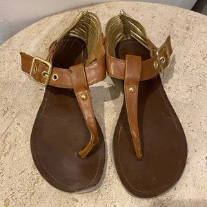 Steve Madden 6.5 tan/ gold sandals